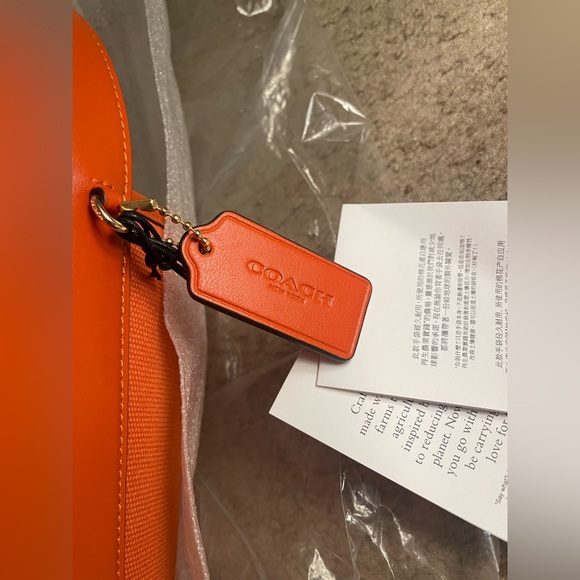Coach 🎃🎃 Orange Halloween Jack-o’-lantern Bucket Bag NWT - Picture 8 of 12